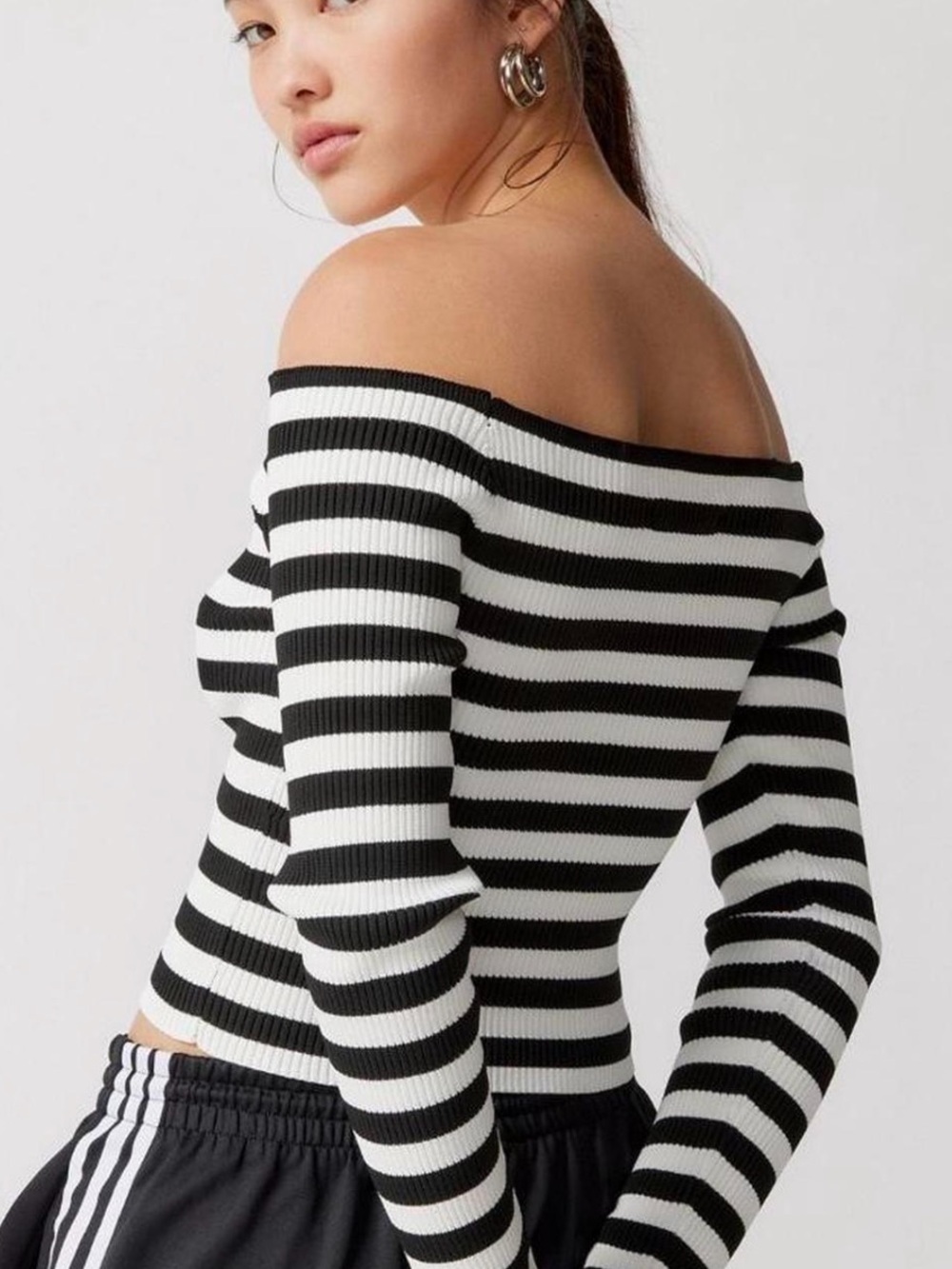 Urban Outfitters Black & White Off Shoulder Striped Long Sleeve Top - Picture 2 of 6